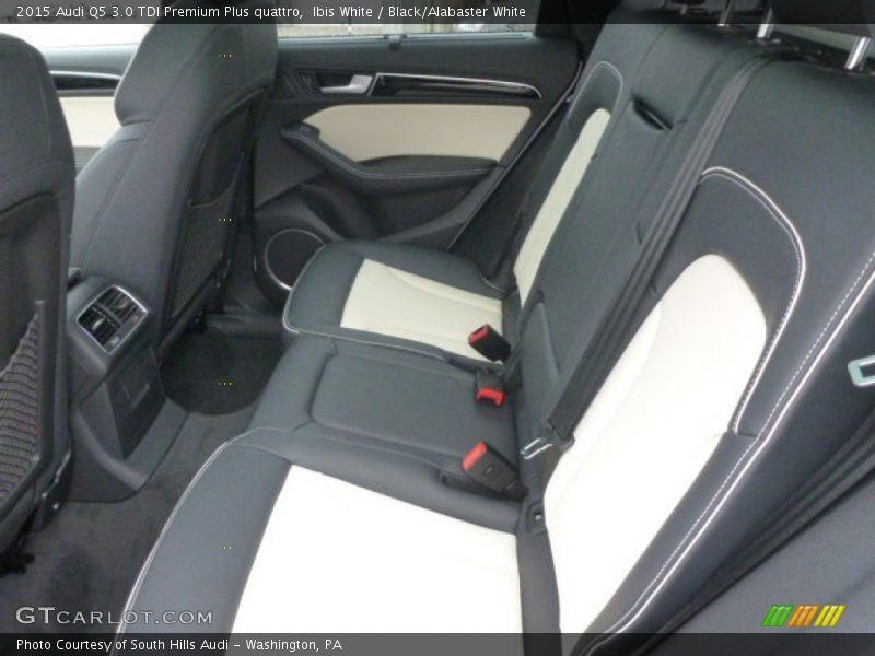 Rear Seat of 2015 Q5 3.0 TDI Premium Plus quattro