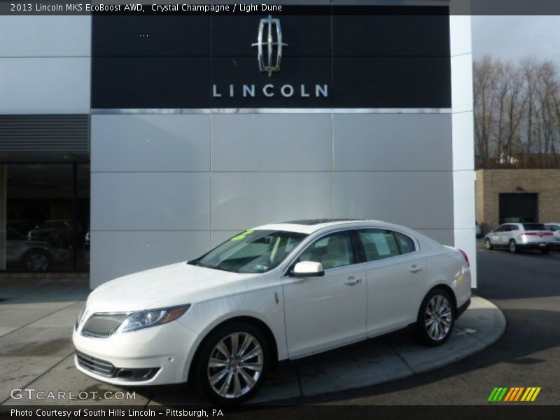 Front 3/4 View of 2013 MKS EcoBoost AWD