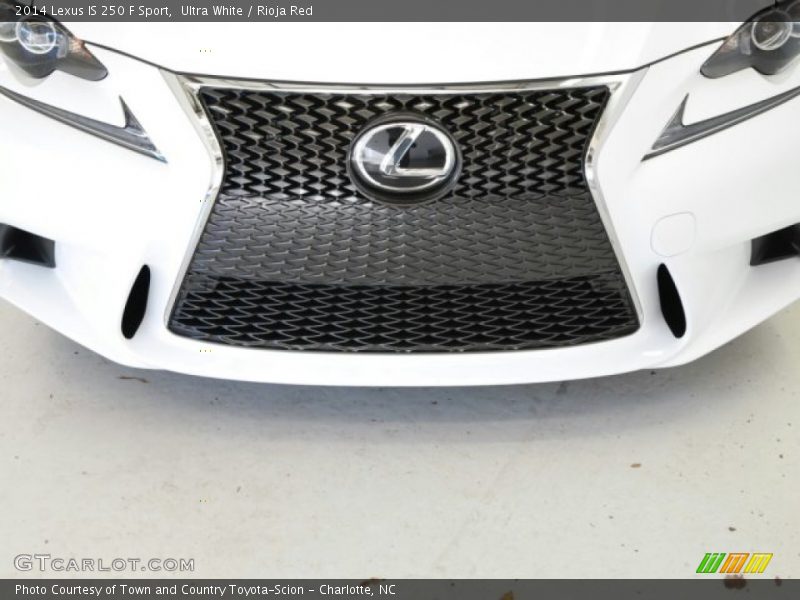 Ultra White / Rioja Red 2014 Lexus IS 250 F Sport