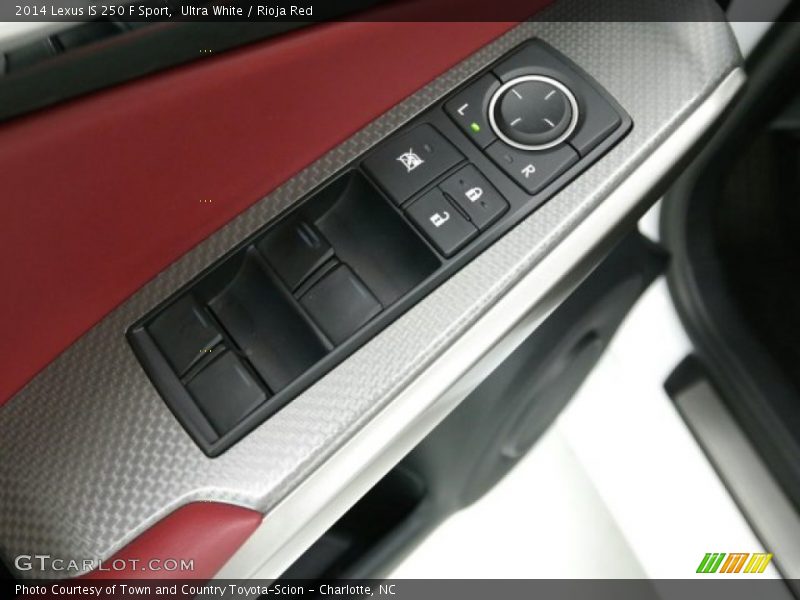 Controls of 2014 IS 250 F Sport