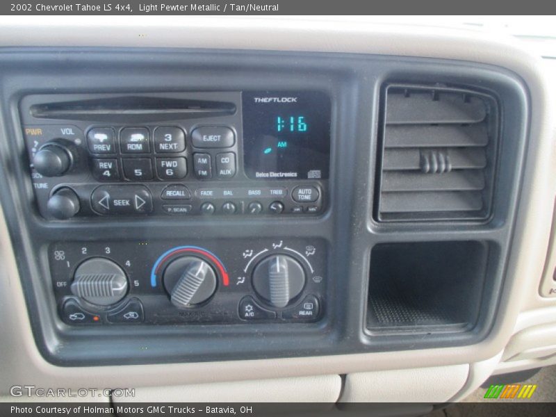 Light Pewter Metallic / Tan/Neutral 2002 Chevrolet Tahoe LS 4x4
