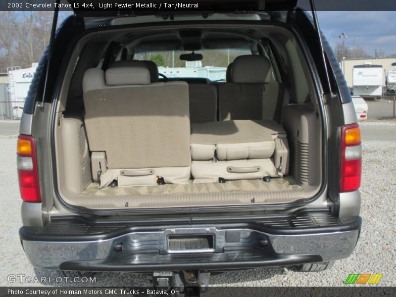 Light Pewter Metallic / Tan/Neutral 2002 Chevrolet Tahoe LS 4x4