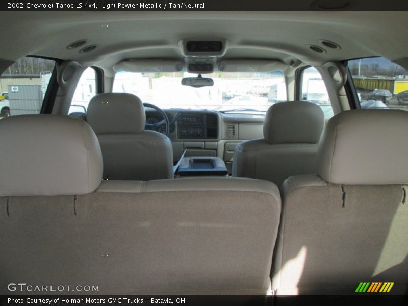 Light Pewter Metallic / Tan/Neutral 2002 Chevrolet Tahoe LS 4x4