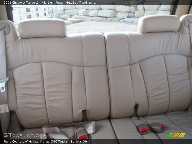 Light Pewter Metallic / Tan/Neutral 2002 Chevrolet Tahoe LS 4x4