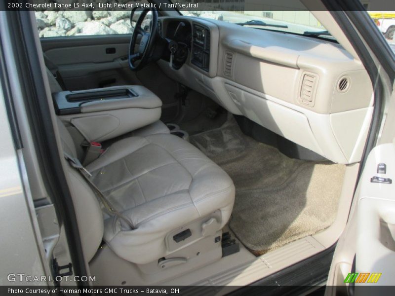 Light Pewter Metallic / Tan/Neutral 2002 Chevrolet Tahoe LS 4x4