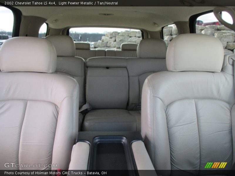 Light Pewter Metallic / Tan/Neutral 2002 Chevrolet Tahoe LS 4x4