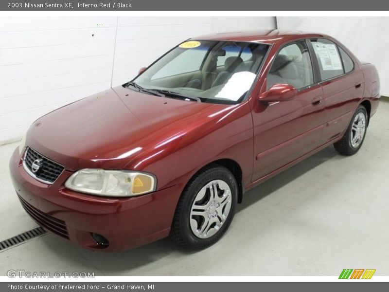 Front 3/4 View of 2003 Sentra XE