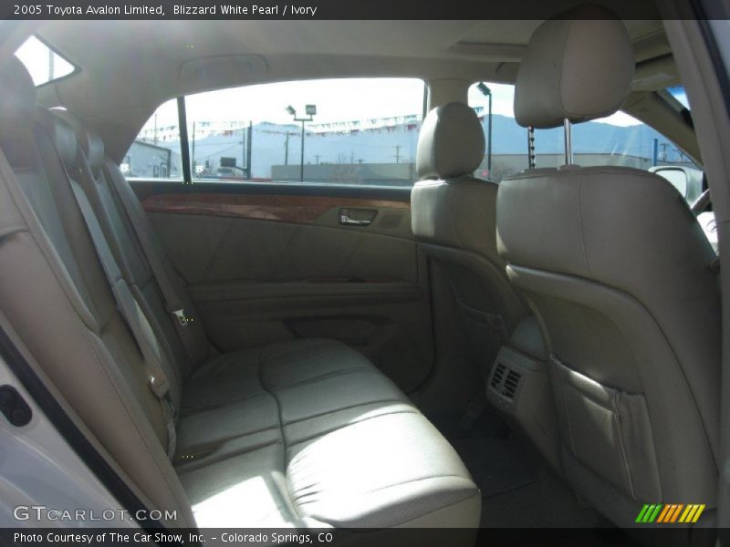 Blizzard White Pearl / Ivory 2005 Toyota Avalon Limited