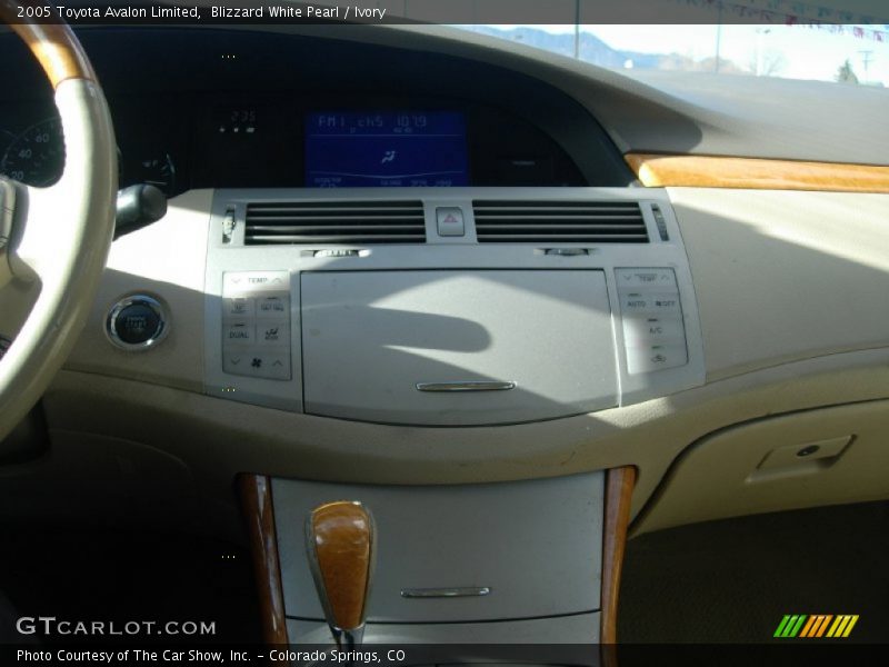 Blizzard White Pearl / Ivory 2005 Toyota Avalon Limited