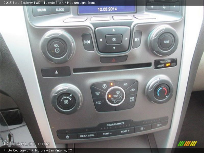 Tuxedo Black / Medium Light Stone 2015 Ford Explorer FWD