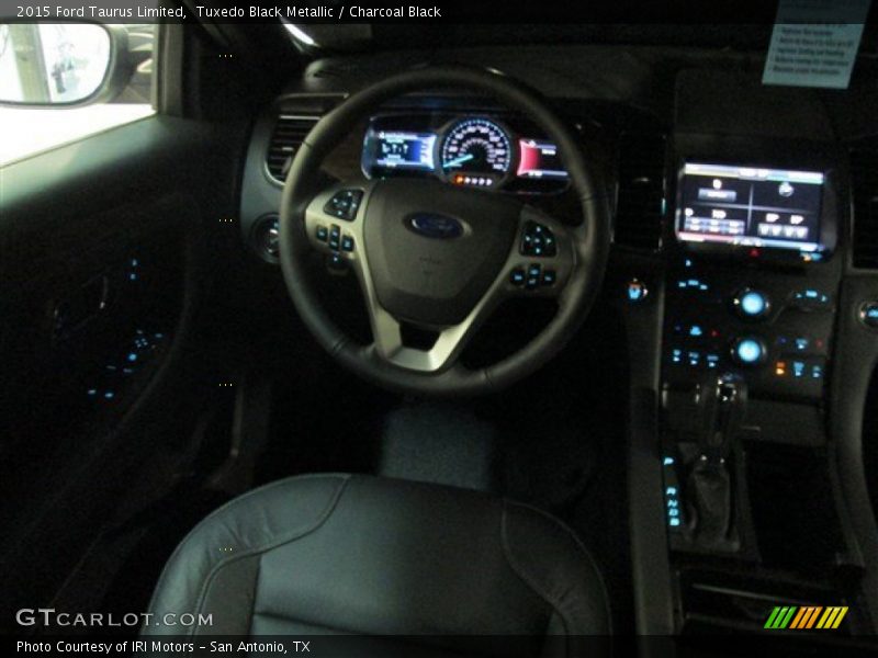 Tuxedo Black Metallic / Charcoal Black 2015 Ford Taurus Limited