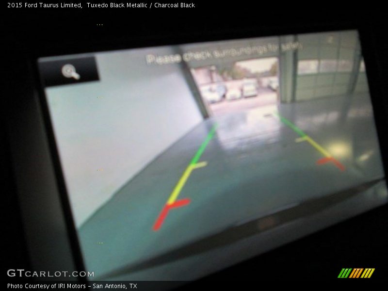 Tuxedo Black Metallic / Charcoal Black 2015 Ford Taurus Limited