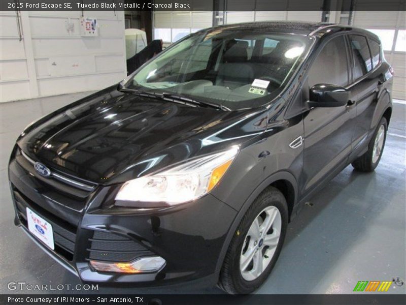 Tuxedo Black Metallic / Charcoal Black 2015 Ford Escape SE