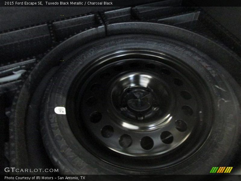 Tuxedo Black Metallic / Charcoal Black 2015 Ford Escape SE