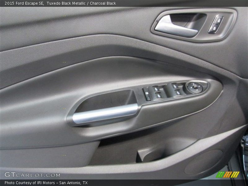 Tuxedo Black Metallic / Charcoal Black 2015 Ford Escape SE