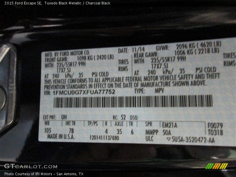 Tuxedo Black Metallic / Charcoal Black 2015 Ford Escape SE