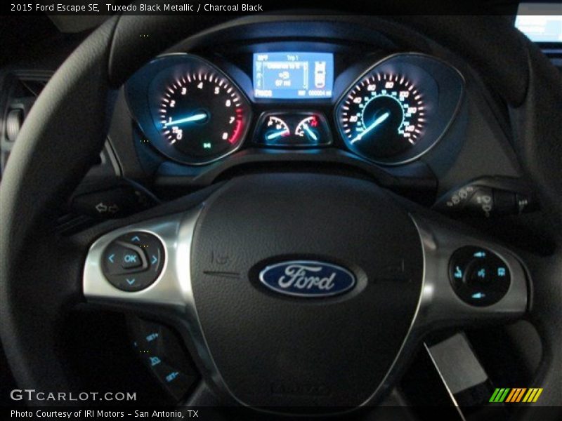 Tuxedo Black Metallic / Charcoal Black 2015 Ford Escape SE