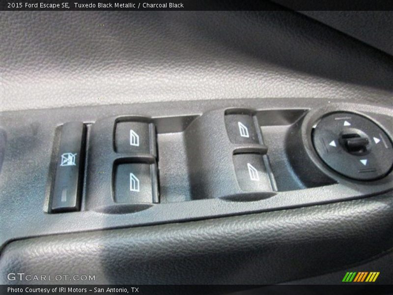 Tuxedo Black Metallic / Charcoal Black 2015 Ford Escape SE