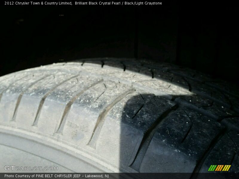 Brilliant Black Crystal Pearl / Black/Light Graystone 2012 Chrysler Town & Country Limited