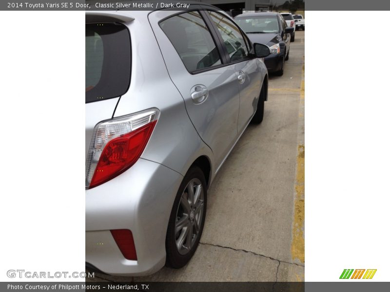 Classic Silver Metallic / Dark Gray 2014 Toyota Yaris SE 5 Door