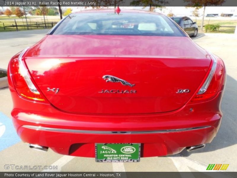 Italian Racing Red Metallic / Ivory 2014 Jaguar XJ XJ