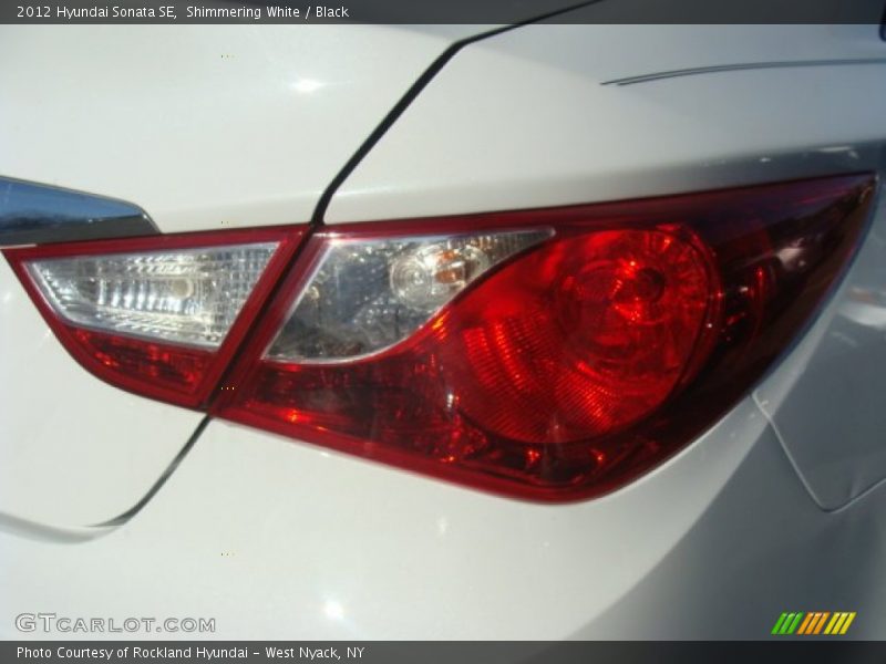 Shimmering White / Black 2012 Hyundai Sonata SE