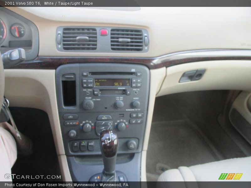 White / Taupe/Light Taupe 2001 Volvo S80 T6