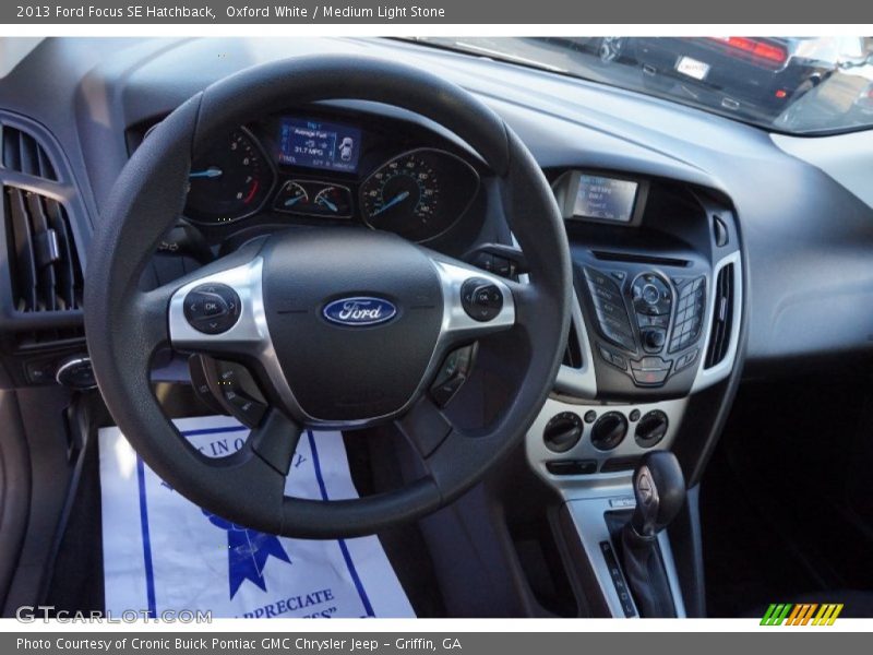 Oxford White / Medium Light Stone 2013 Ford Focus SE Hatchback