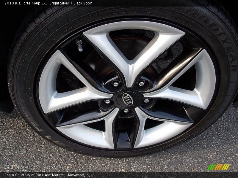 Bright Silver / Black Sport 2010 Kia Forte Koup SX