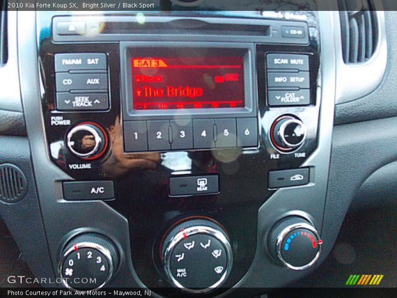 Bright Silver / Black Sport 2010 Kia Forte Koup SX