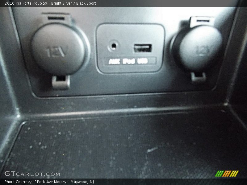 Bright Silver / Black Sport 2010 Kia Forte Koup SX