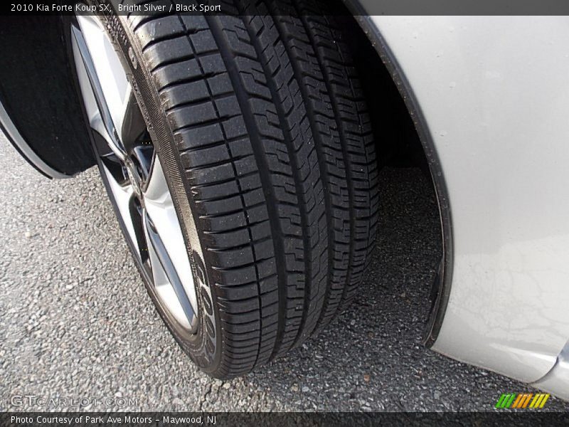 Bright Silver / Black Sport 2010 Kia Forte Koup SX