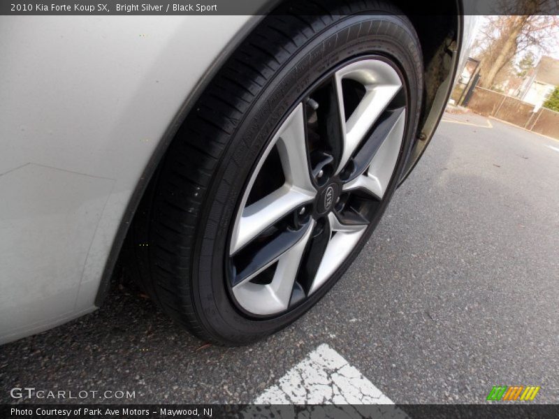 Bright Silver / Black Sport 2010 Kia Forte Koup SX