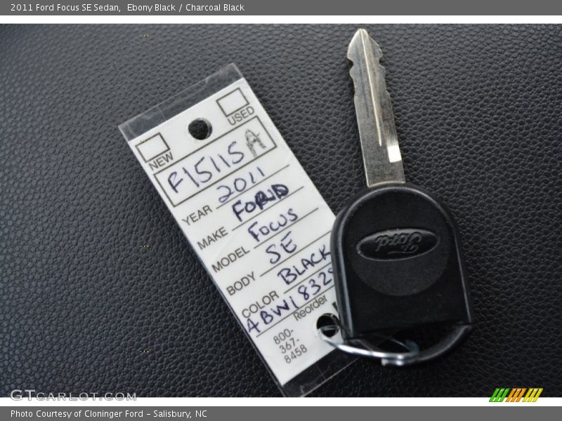 Ebony Black / Charcoal Black 2011 Ford Focus SE Sedan