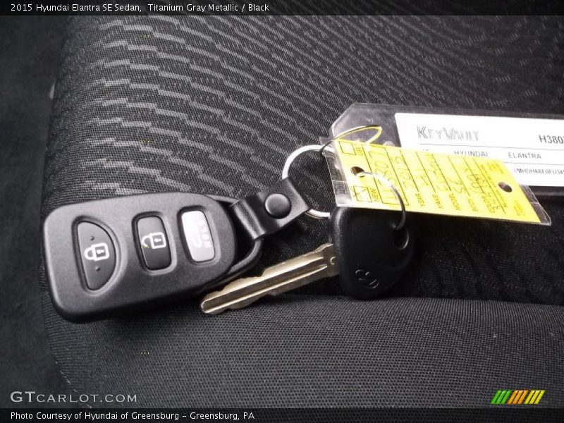 Titanium Gray Metallic / Black 2015 Hyundai Elantra SE Sedan