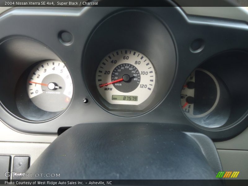 Super Black / Charcoal 2004 Nissan Xterra SE 4x4