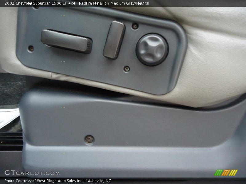 Redfire Metallic / Medium Gray/Neutral 2002 Chevrolet Suburban 1500 LT 4x4