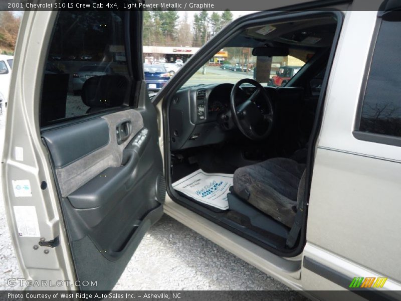 Light Pewter Metallic / Graphite 2001 Chevrolet S10 LS Crew Cab 4x4