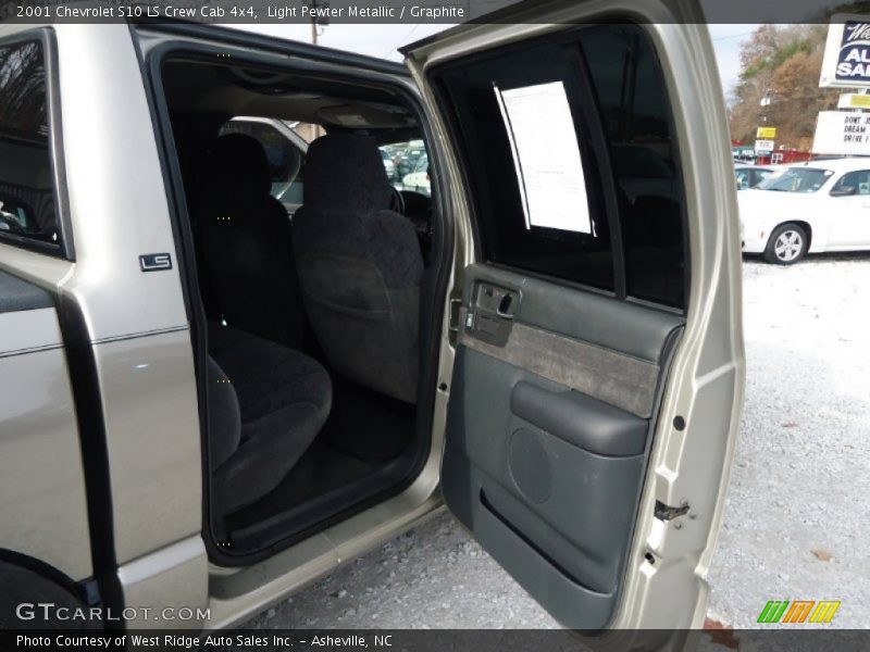 Light Pewter Metallic / Graphite 2001 Chevrolet S10 LS Crew Cab 4x4