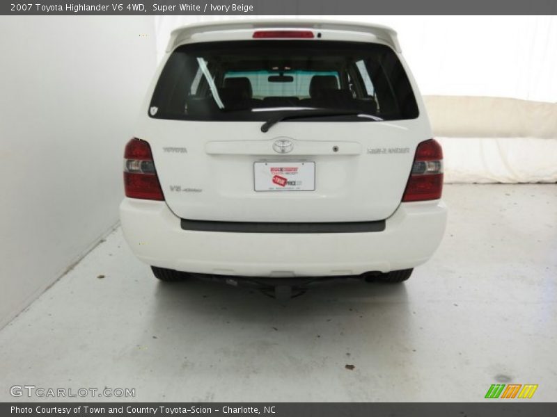 Super White / Ivory Beige 2007 Toyota Highlander V6 4WD