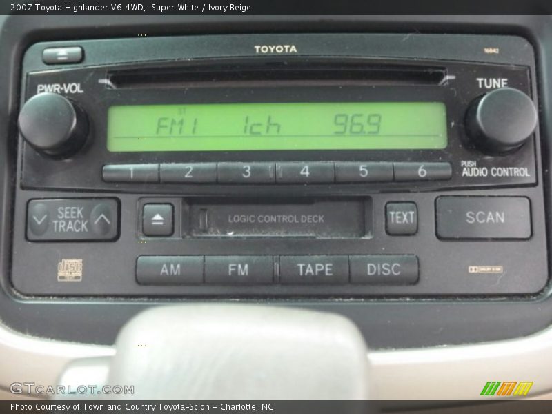 Super White / Ivory Beige 2007 Toyota Highlander V6 4WD