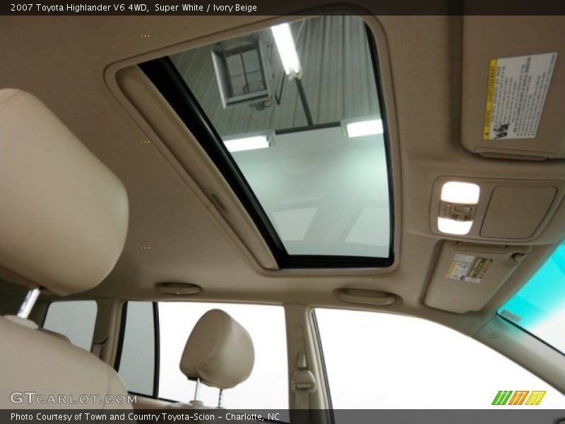 Super White / Ivory Beige 2007 Toyota Highlander V6 4WD