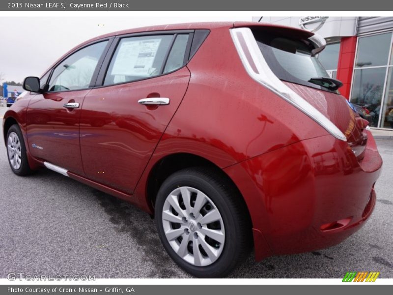 Cayenne Red / Black 2015 Nissan LEAF S