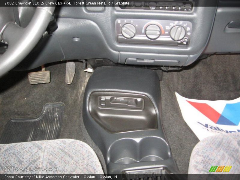 Forest Green Metallic / Graphite 2002 Chevrolet S10 LS Crew Cab 4x4
