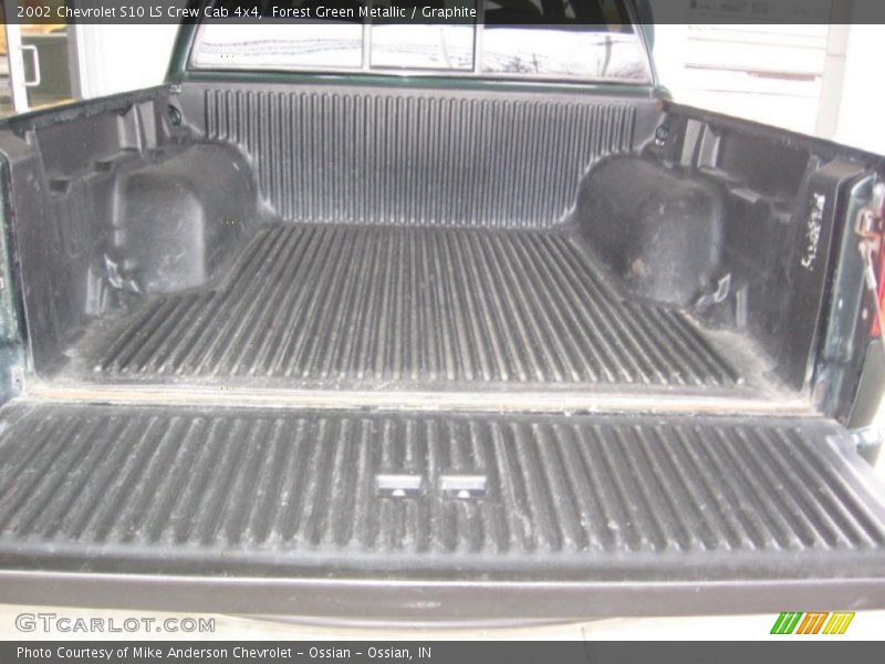 Forest Green Metallic / Graphite 2002 Chevrolet S10 LS Crew Cab 4x4
