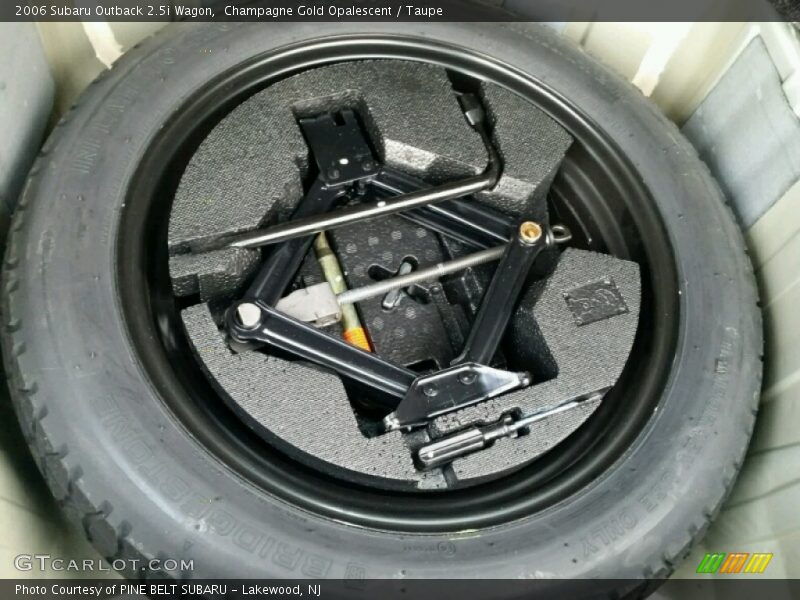 Champagne Gold Opalescent / Taupe 2006 Subaru Outback 2.5i Wagon