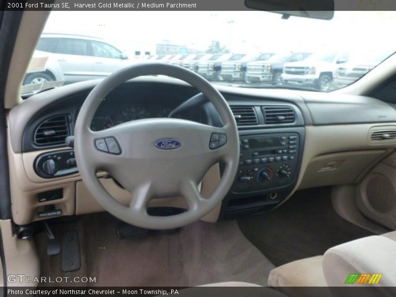 Harvest Gold Metallic / Medium Parchment 2001 Ford Taurus SE