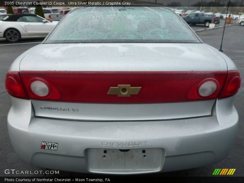 Ultra Silver Metallic / Graphite Gray 2005 Chevrolet Cavalier LS Coupe