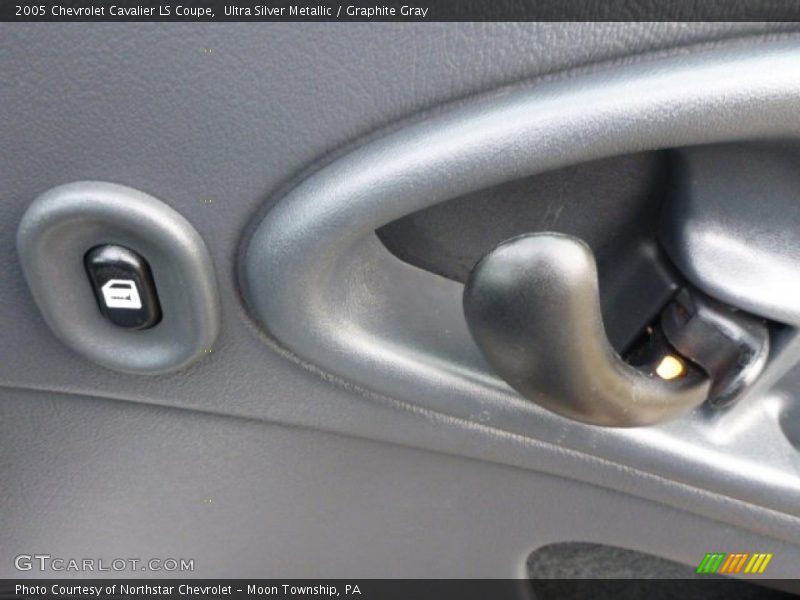 Ultra Silver Metallic / Graphite Gray 2005 Chevrolet Cavalier LS Coupe