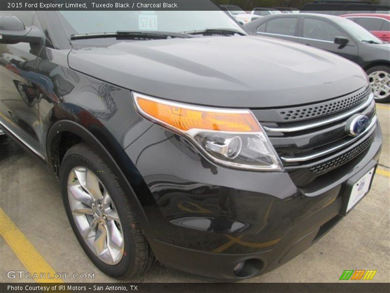 Tuxedo Black / Charcoal Black 2015 Ford Explorer Limited